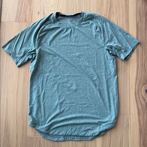 lululemon License to Train men’s top